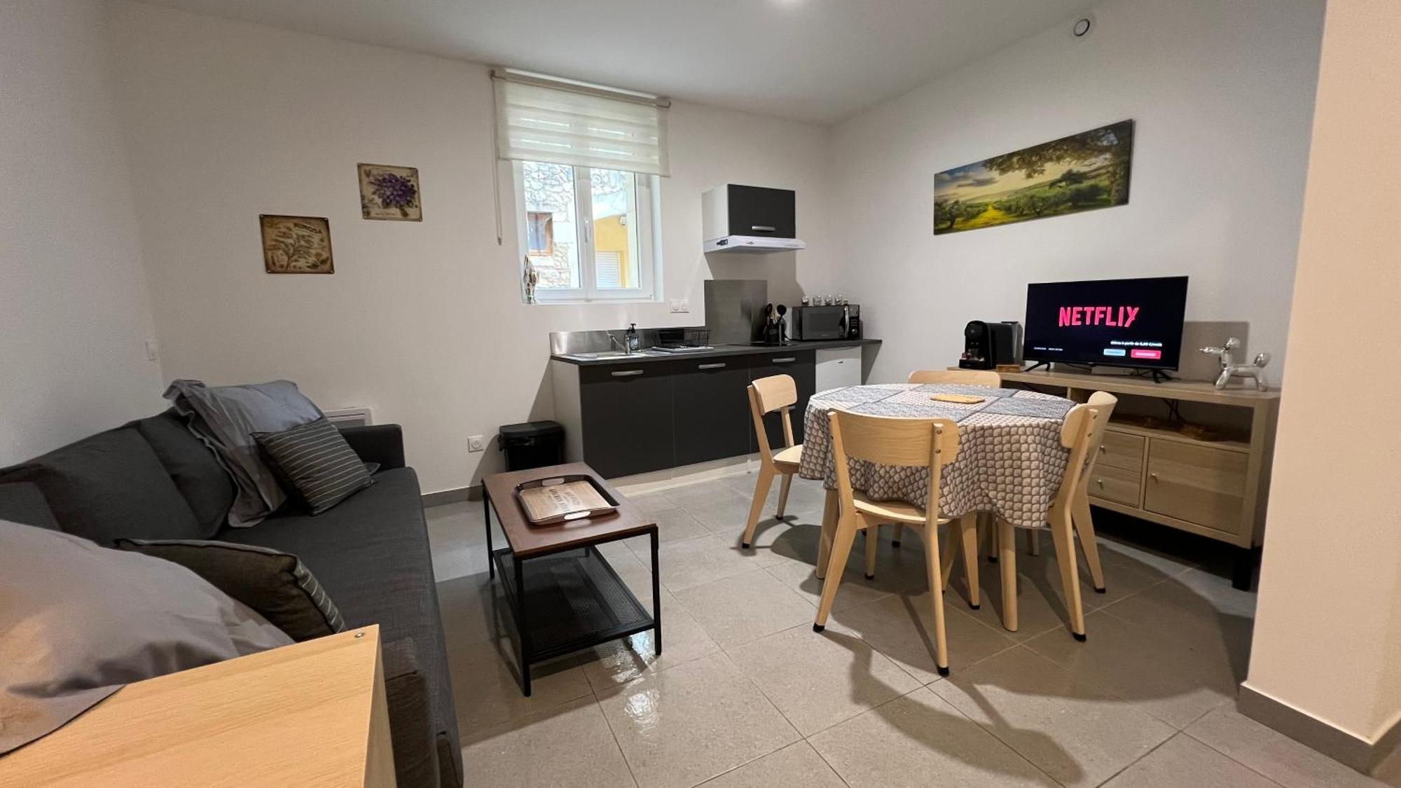 Fenix Appartement T2 40 M2 Cosy Rdc Plein Centre Ville Pierrelatte Exteriér fotografie
